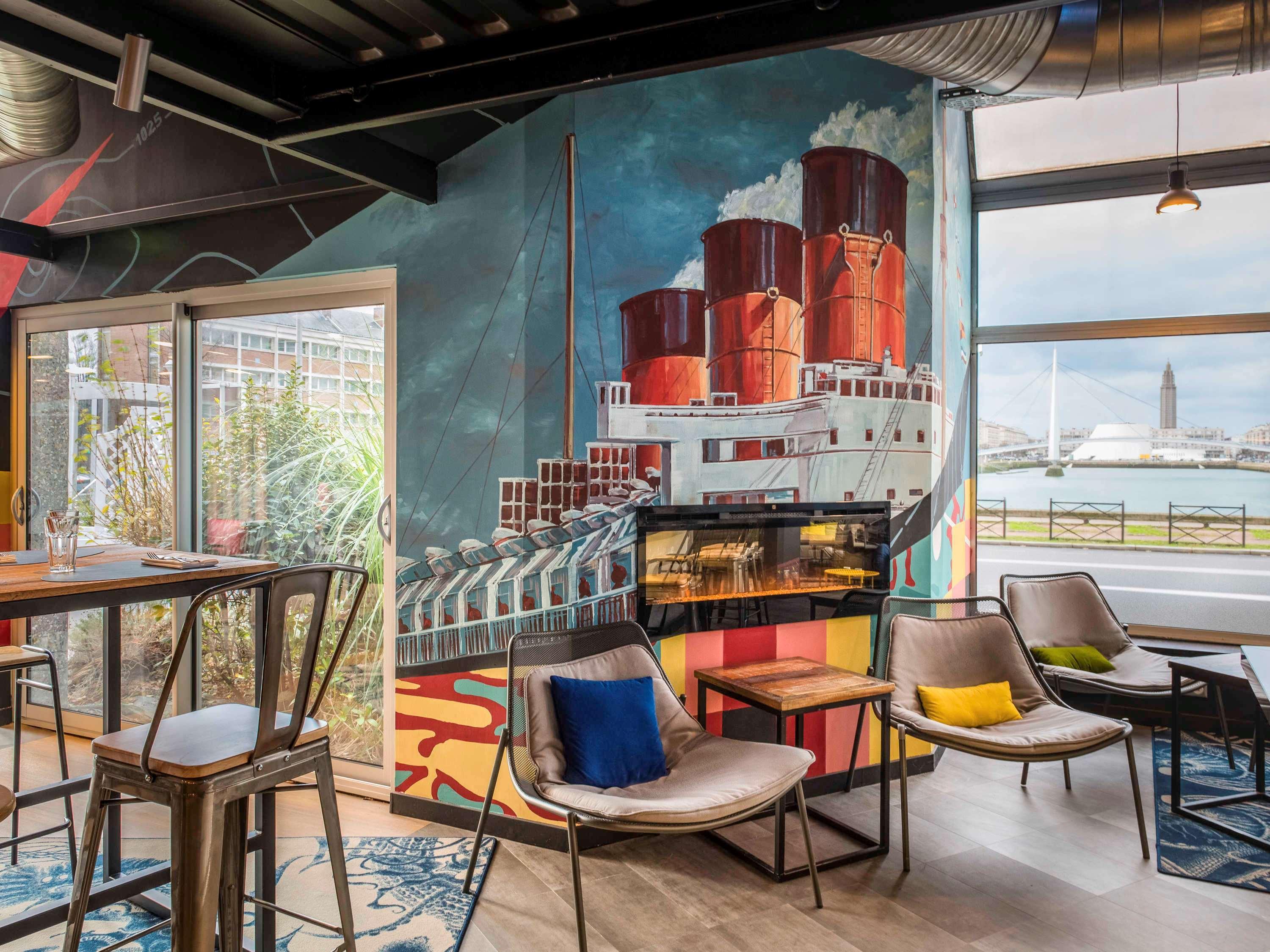 Hotel Mercure Centre Bassin Du Commerce 4*